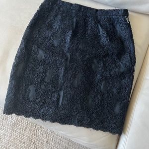 Anne Klein black lace skirt size 6 petite